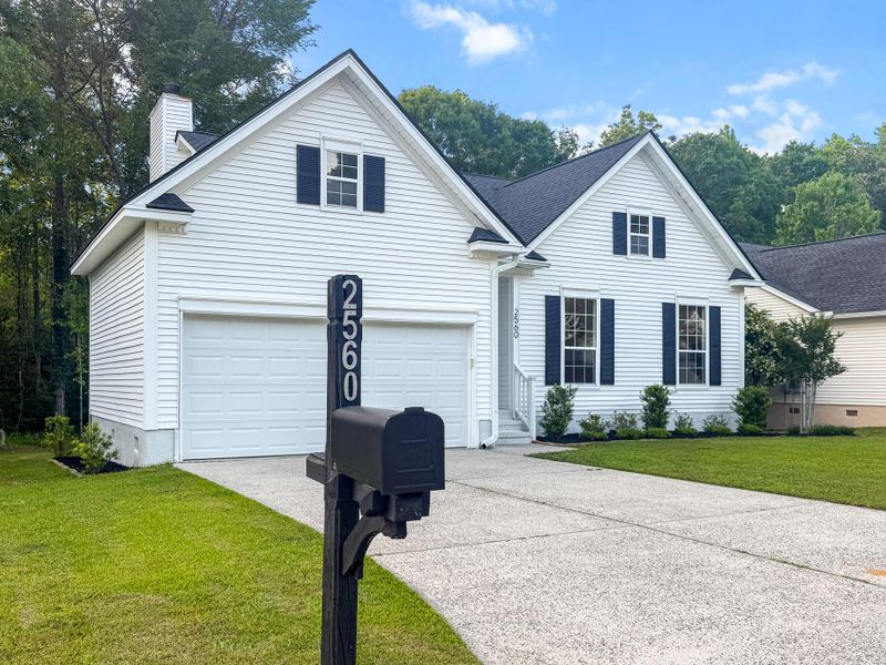 2560 Palmetto Hall Blvd, Mount Pleasant, SC 29466
