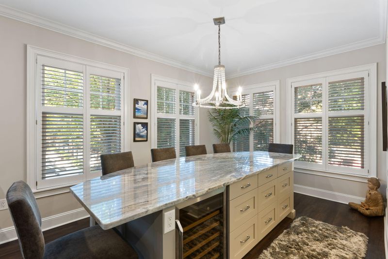498 Albemarle Rd #207, Charleston, SC 29407