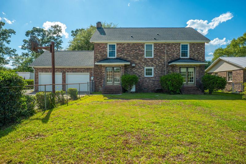 305 Whitewood Ct, Moncks Corner, SC 29461