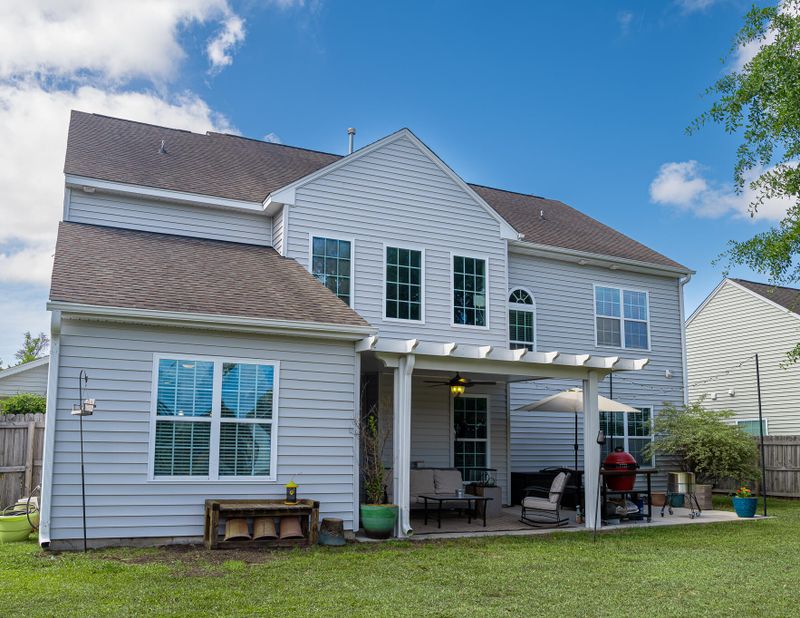 8009 Indian Hill Dr, Hanahan, SC 29410