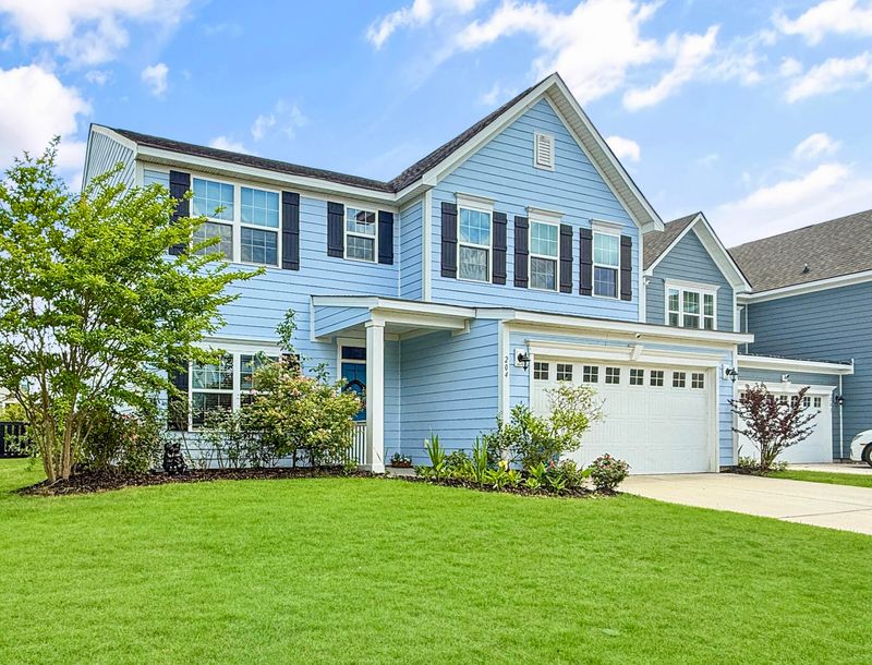 204 Lynx Ln, Summerville, SC 29483