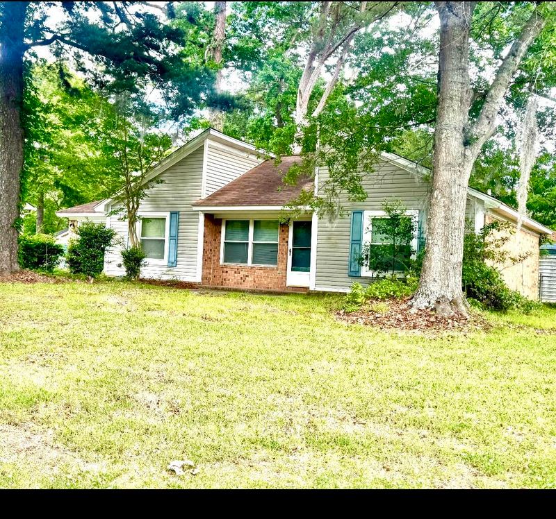 120 Wanda Dr, Summerville, SC 29485