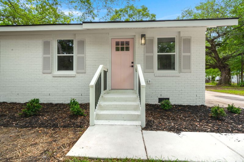 1109 Hillside Dr, Charleston, SC 29407