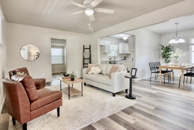 1232 Hawthorne Cir, Hanahan, SC 29410