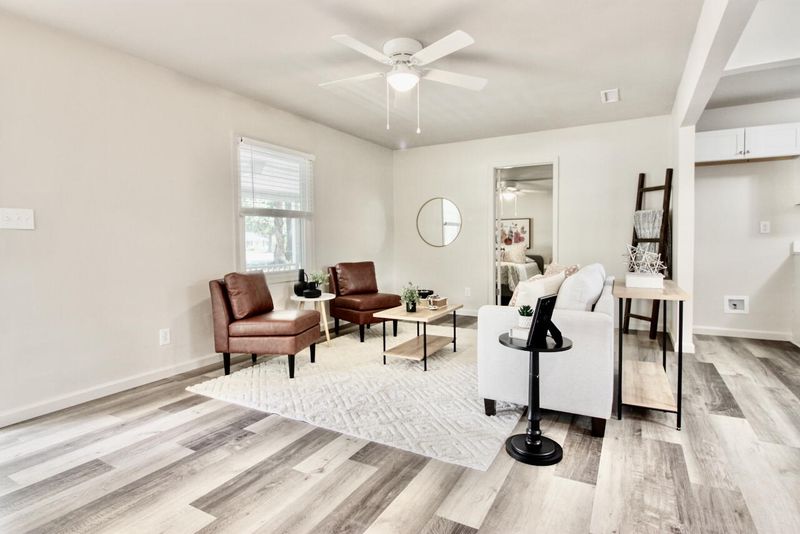 1232 Hawthorne Cir, Hanahan, SC 29410