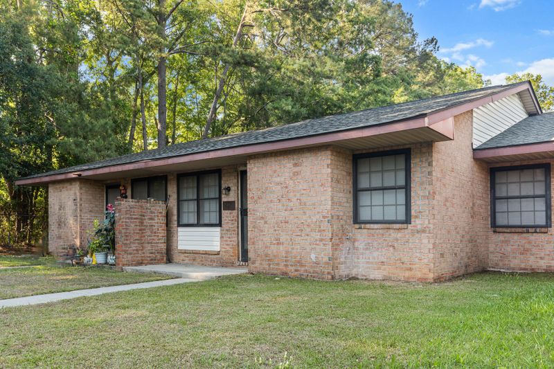 7914 Dutch Ct, North Charleston, SC 29420