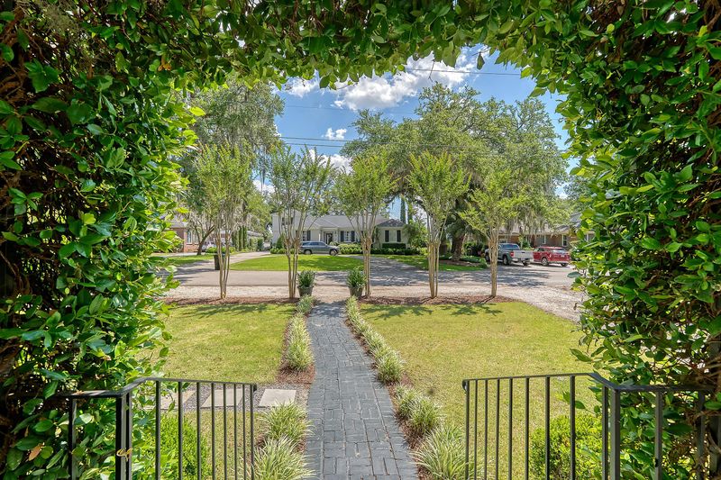 735 Woodward Rd, Charleston, SC 29407
