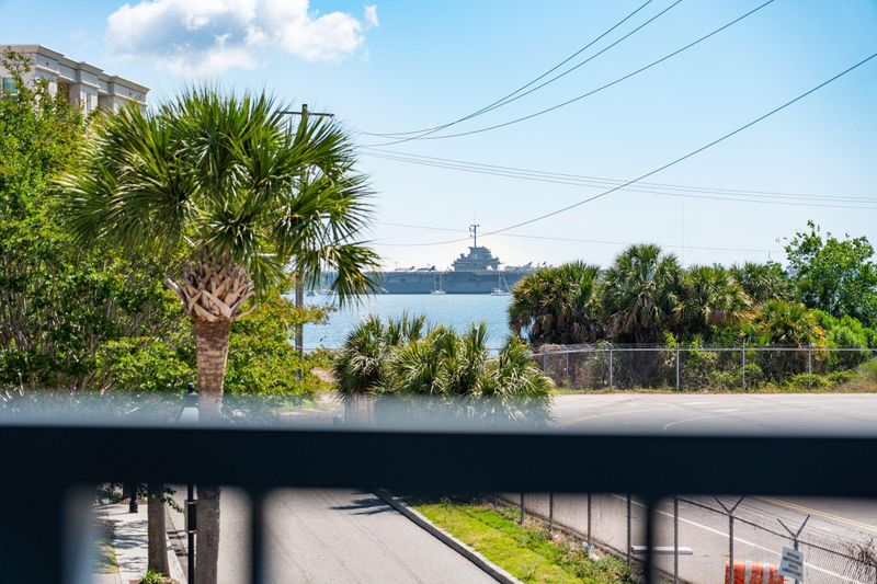 5 Gadsdenboro St #204, Charleston, SC 29401