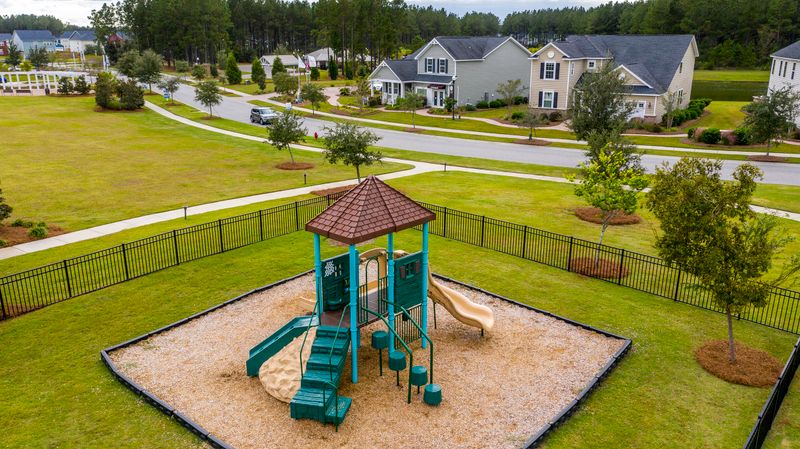 130 Stagecoach Ave, Summerville, SC 29486