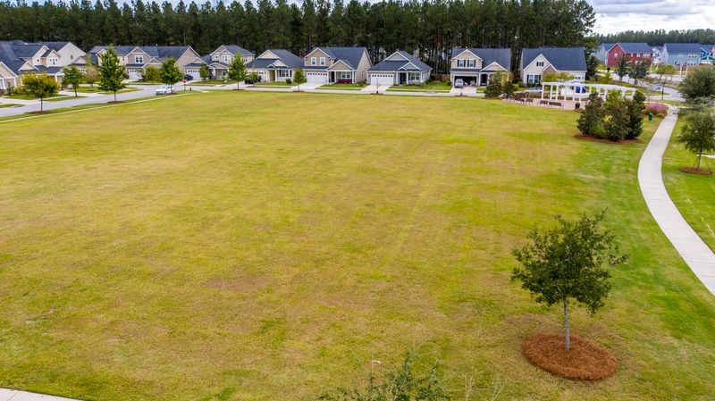 130 Stagecoach Ave, Summerville, SC 29486