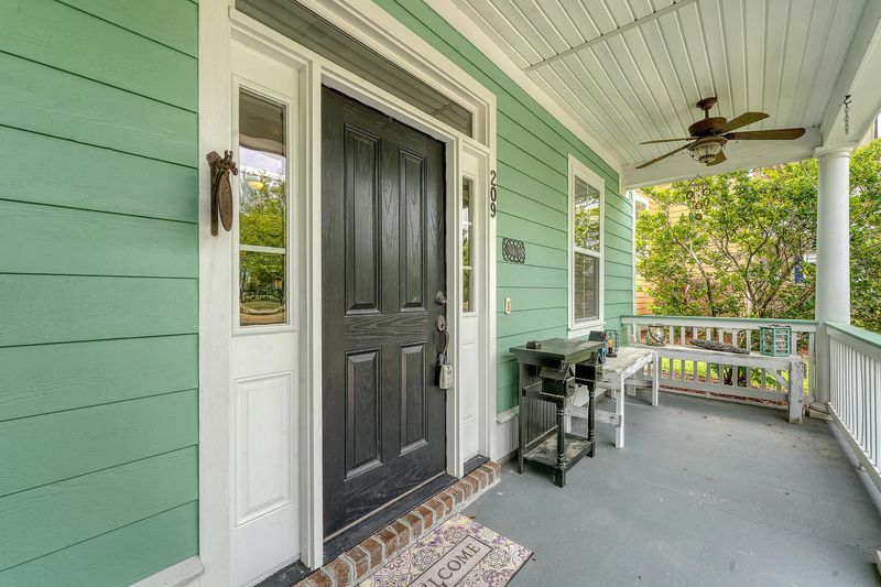 209 Forsythia Ave, Summerville, SC 29483