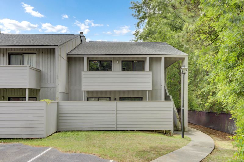 108 Greenmeadow Dr, Goose Creek, SC 29445