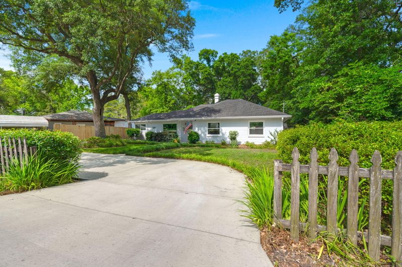672 W Oak Forest Dr, Charleston, SC 29407