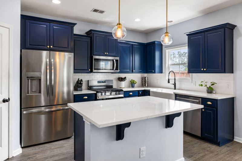 8402 Loggers Rn, North Charleston, SC 29420