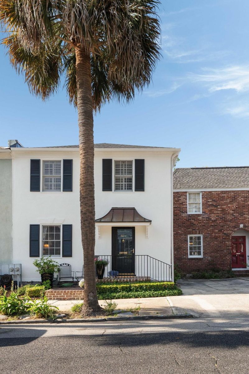 166 12 Queen St, Charleston, SC 29401