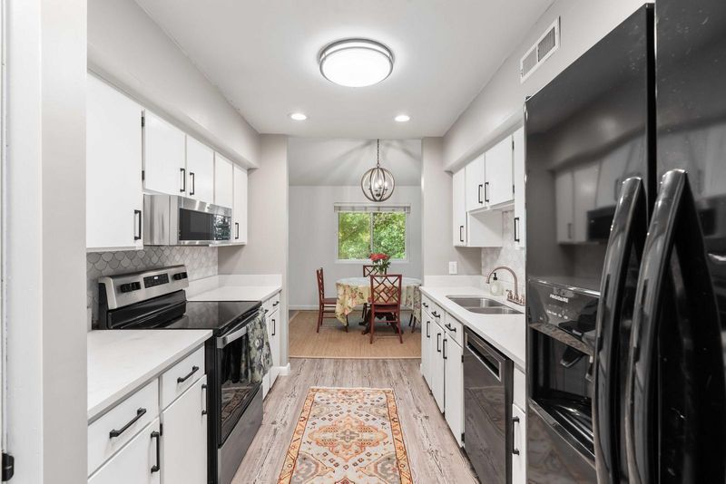 1142 Village Creek Ln #4, Mount Pleasant, SC 29464