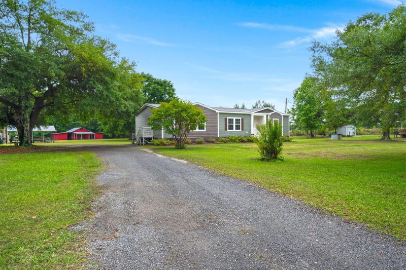 1525 Cooper Store Rd, Moncks Corner, SC 29461