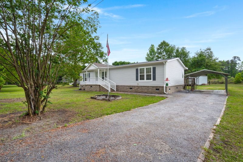 1533 Cooper Store Rd, Moncks Corner, SC 29461