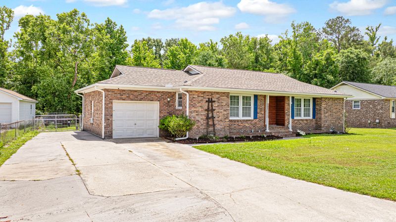 264 Columbia Dr, Ladson, SC 29456