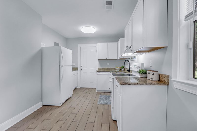 2350 Kent Ave, North Charleston, SC 29405