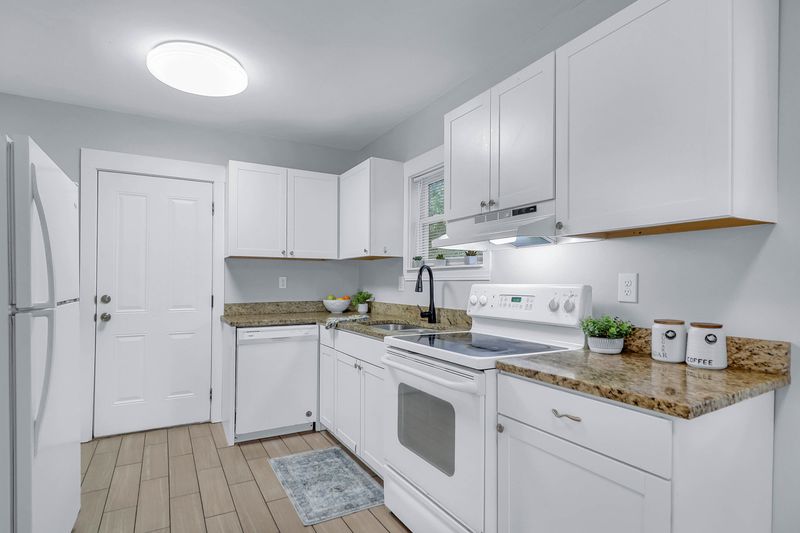 2350 Kent Ave, North Charleston, SC 29405