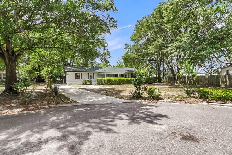 204 W Poplar Branch Dr, Moncks Corner, SC 29461