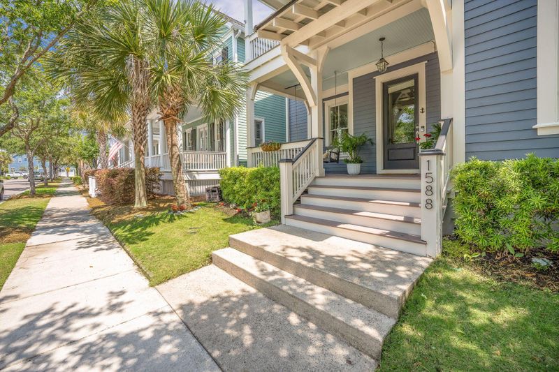 1588 Paradise Lake Dr, Mount Pleasant, SC 29464