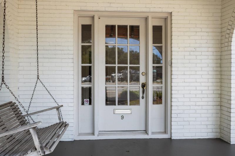9 Wesley Dr, Charleston, SC 29407