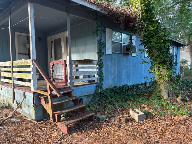 7112 Old Jacksonboro Rd, Ravenel, SC 29470