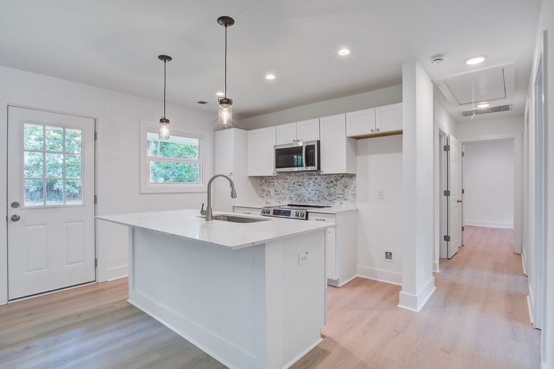2135 Clayton St, Charleston, SC 29414