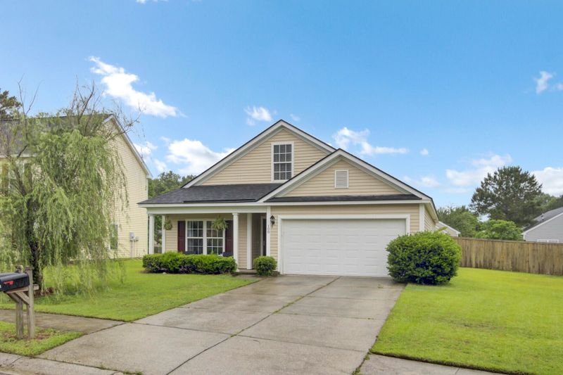 108 Larkspur Dr, Goose Creek, SC 29445