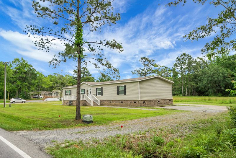 1051 Cooper Store Rd, Moncks Corner, SC 29461