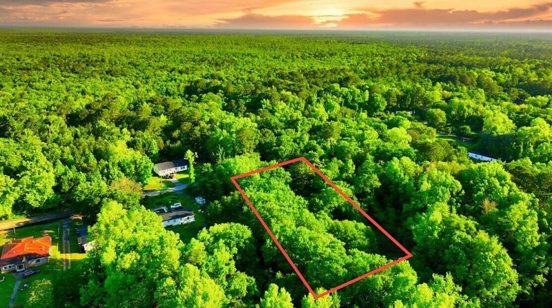 8527 Old Georgetown Rd, Mcclellanville, SC 29458