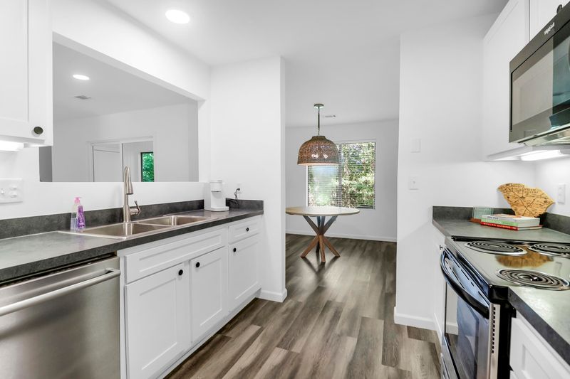 202 Waterwood Dr, Goose Creek, SC 29445