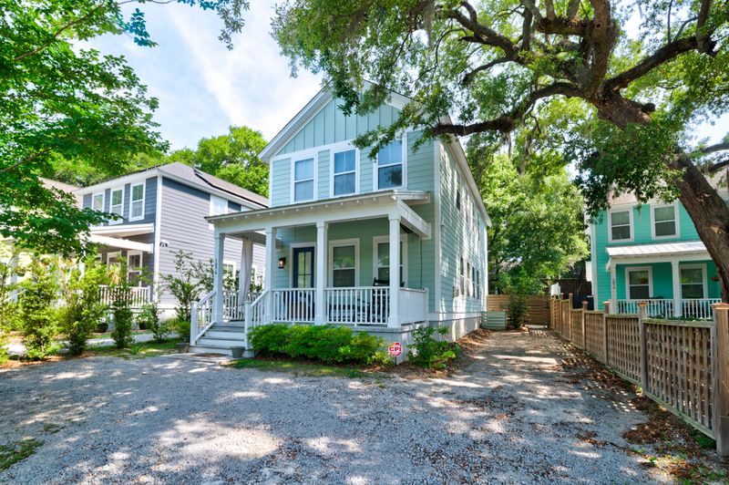 1076 Hatfield St, North Charleston, SC 29405