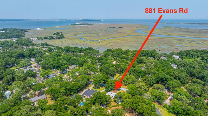 881 Evans Rd, Charleston, SC 29412