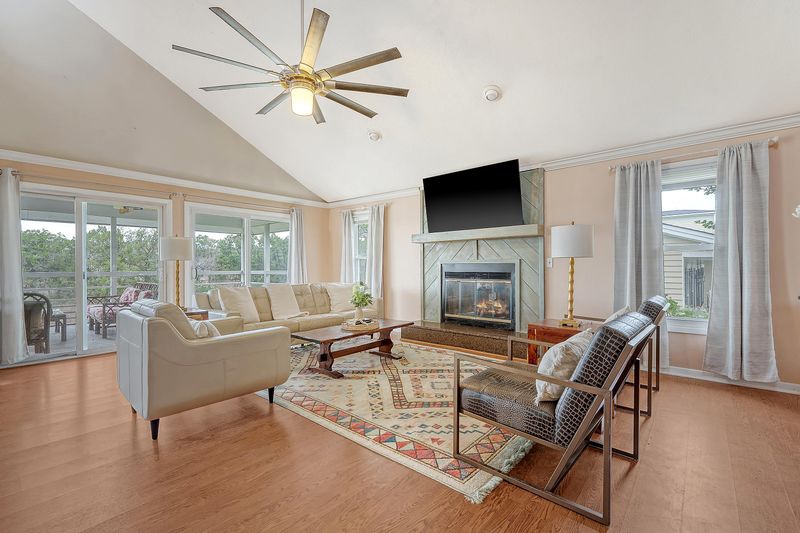 4636 Ashley View Ln, North Charleston, SC 29405