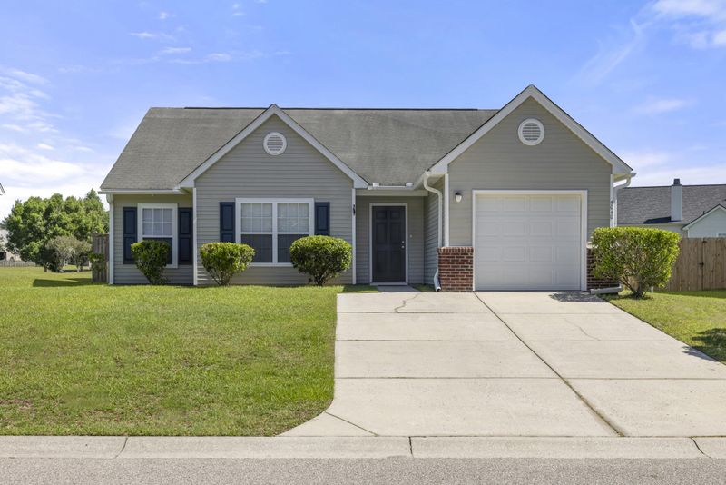 5040 Thornton Dr, Summerville, SC 29485
