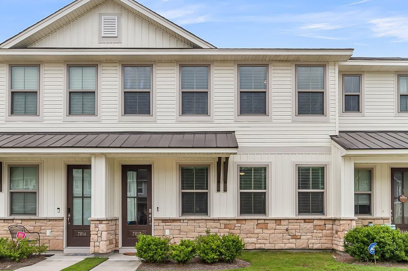 7812 Park Gate Dr, North Charleston, SC 29418