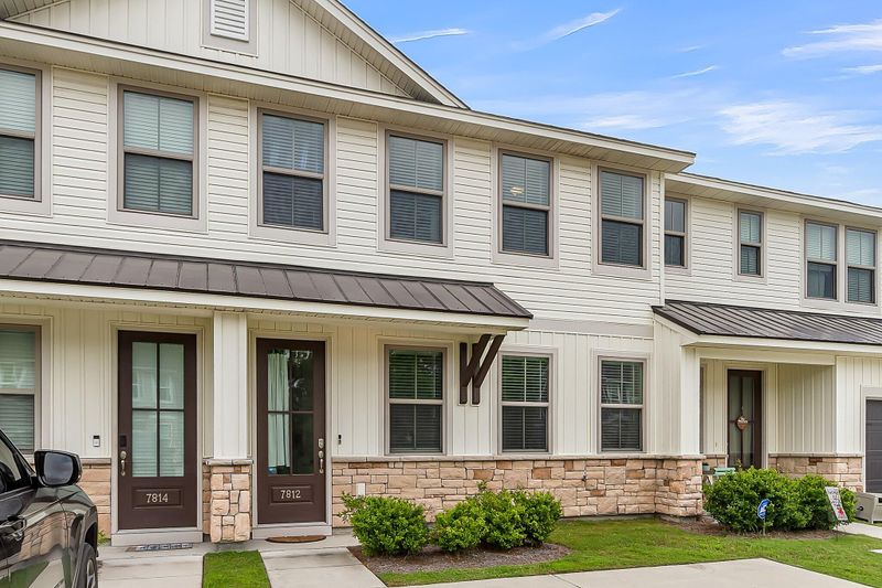 7812 Park Gate Dr, North Charleston, SC 29418