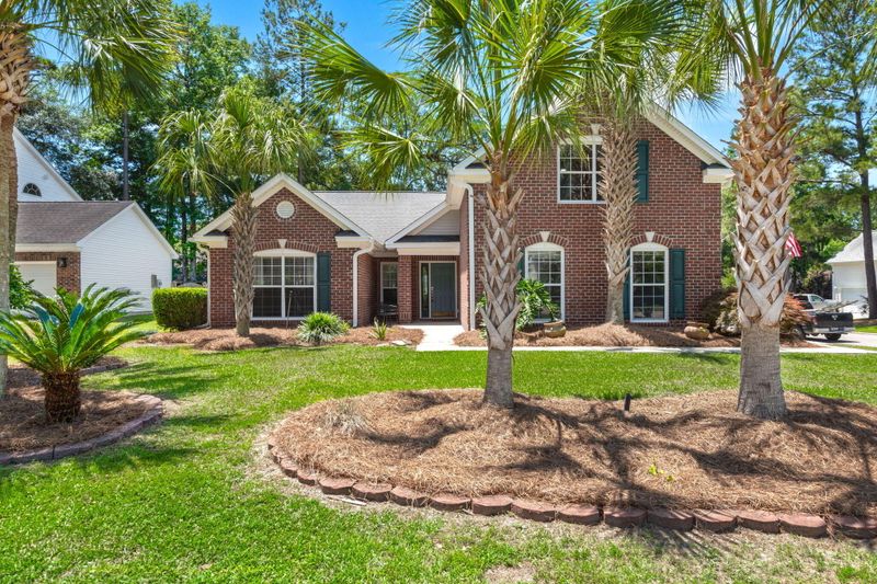 569 Pointe Of Oaks Rd, Summerville, SC 29485