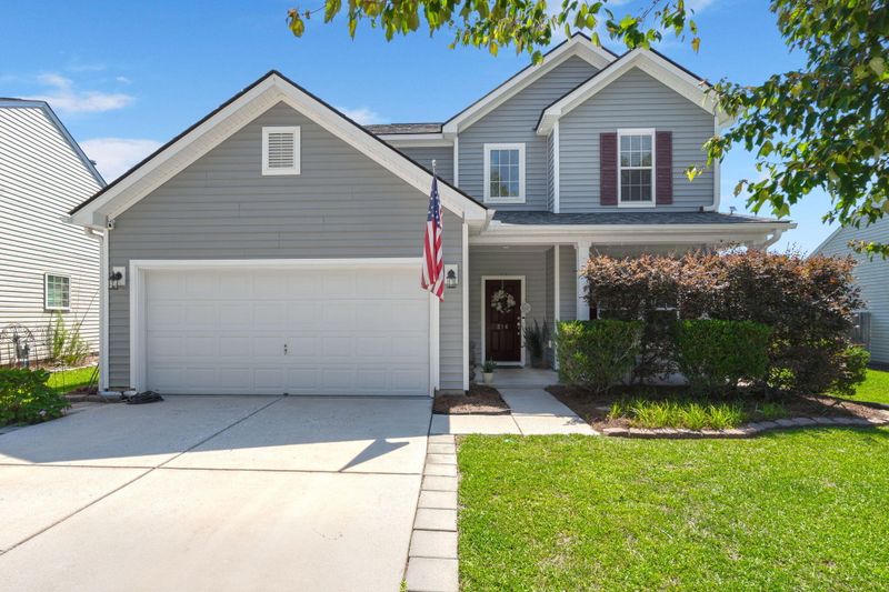 216 Goldfinch Ln, Summerville, SC 29485