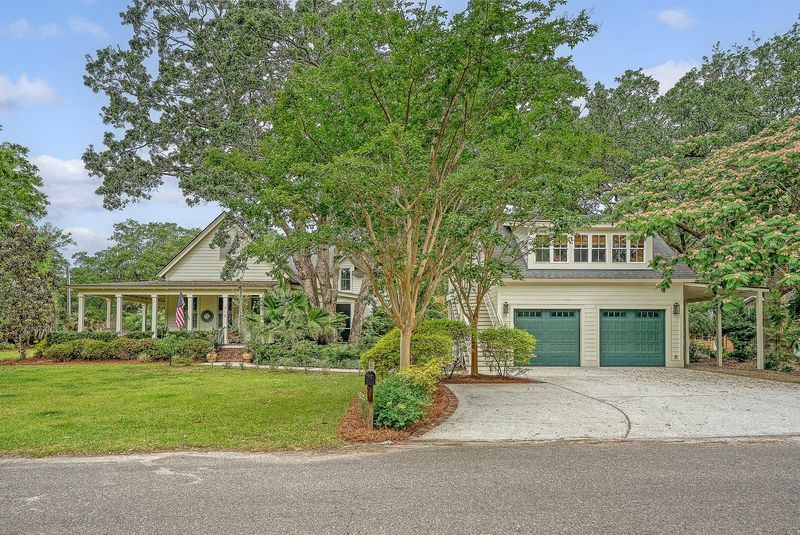 312 Hobcaw Dr, Mount Pleasant, SC 29464