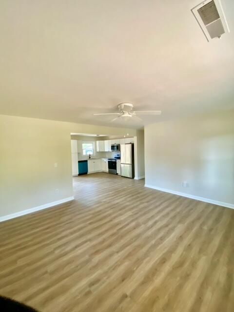 121 Camelot Dr, Goose Creek, SC 29445