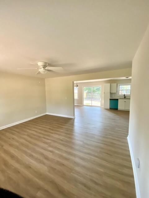 121 Camelot Dr, Goose Creek, SC 29445