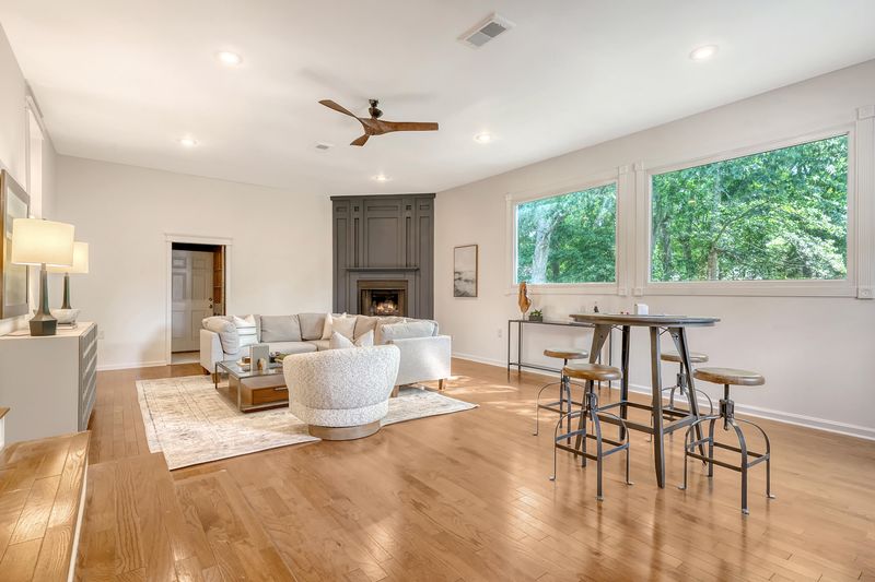 1 Bossis Dr, Charleston, SC 29407
