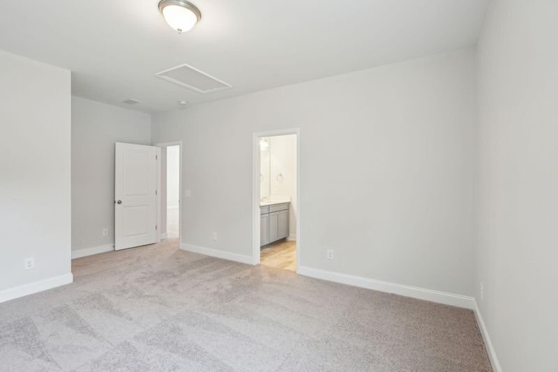 735 Breakers Reef Ln, Huger, SC 29450