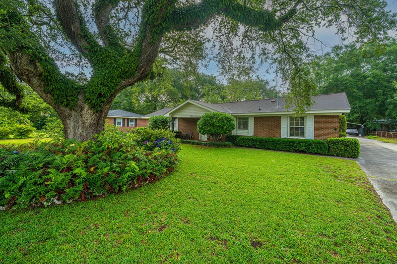 930 Stiles Dr, Charleston, SC 29412