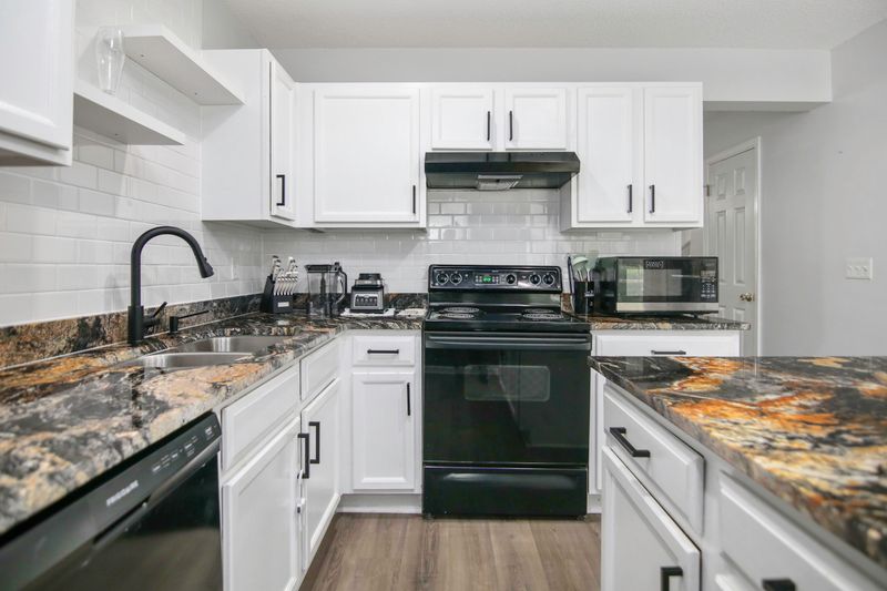 8096 Shadow Oak Dr, North Charleston, SC 29406