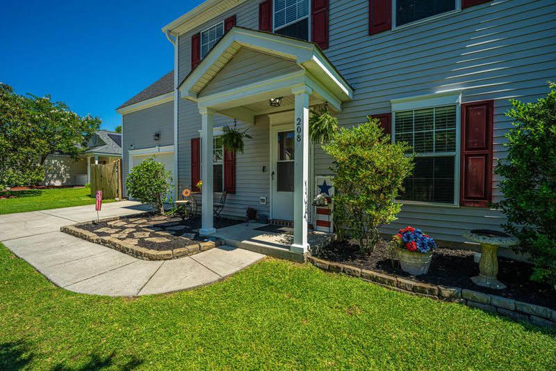 208 Waterford Ln, Summerville, SC 29483